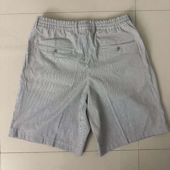 10" Italian Relaxed Bermuda Short in White Corded Stripe (M) - Picture 3 of 4